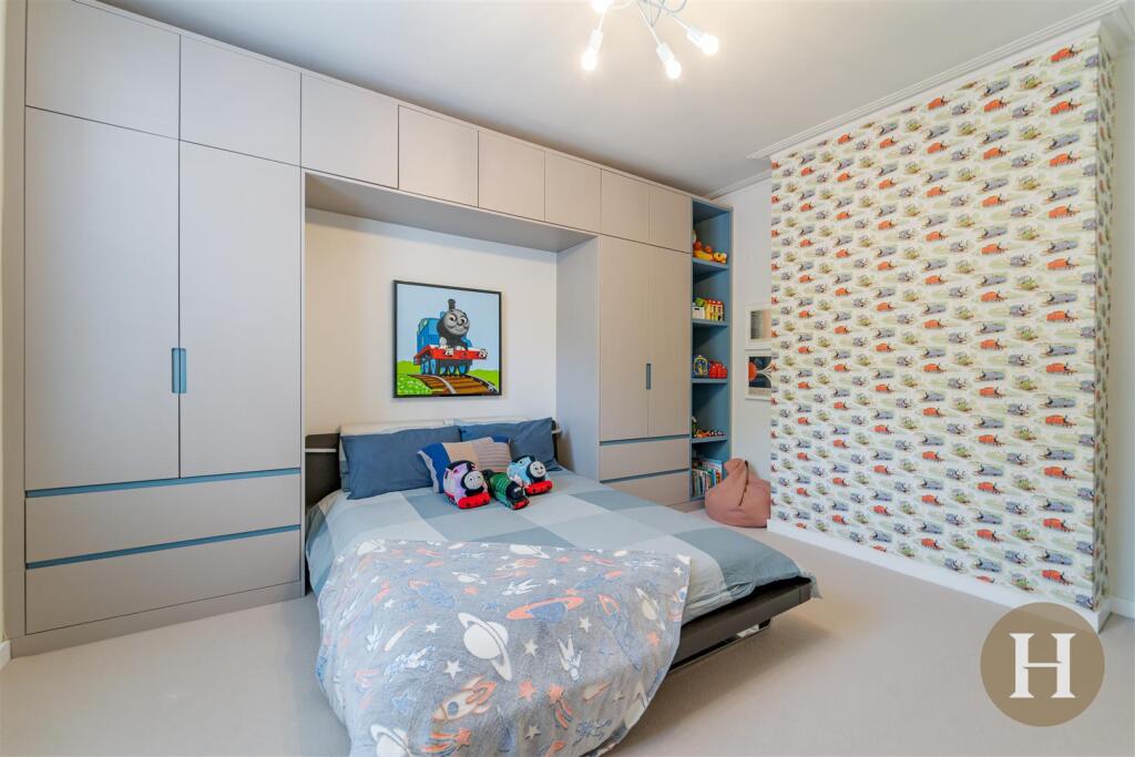 Hadleigh Estate Agents-33.jpg