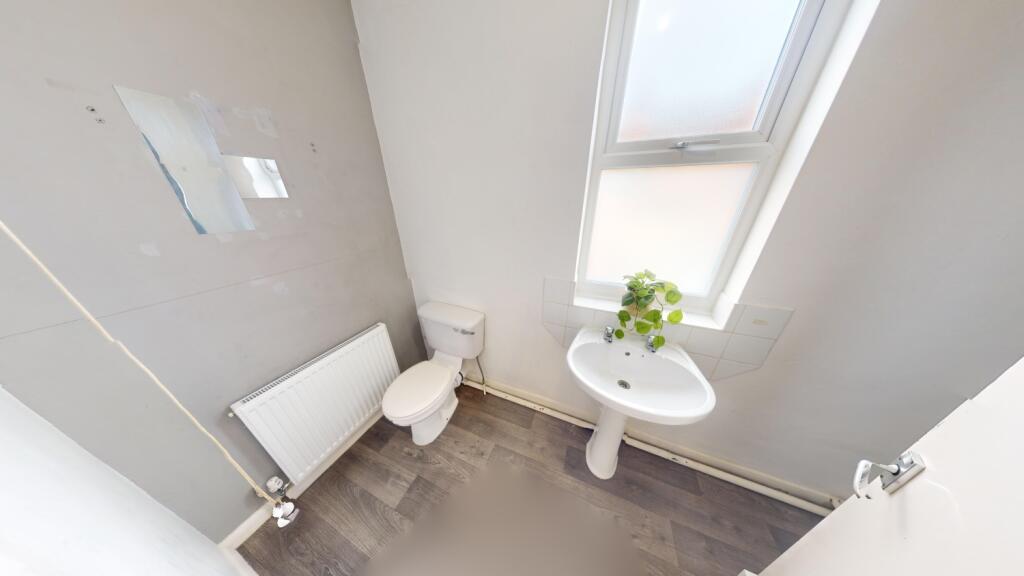 102-Foxhall-Rd-Bathroom