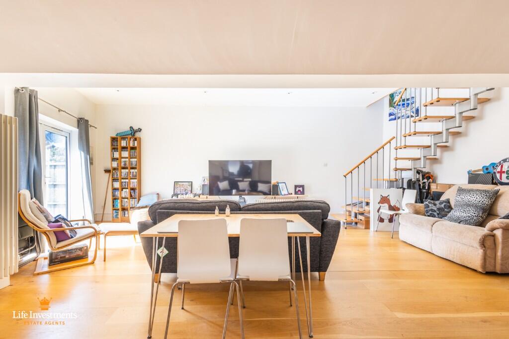 Living/Dining Space