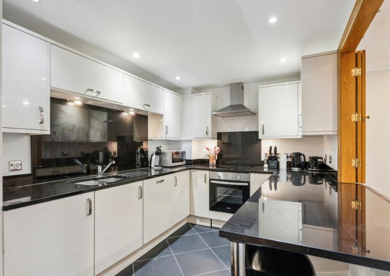 76 - 11 sheldon sq 1 15.10.png