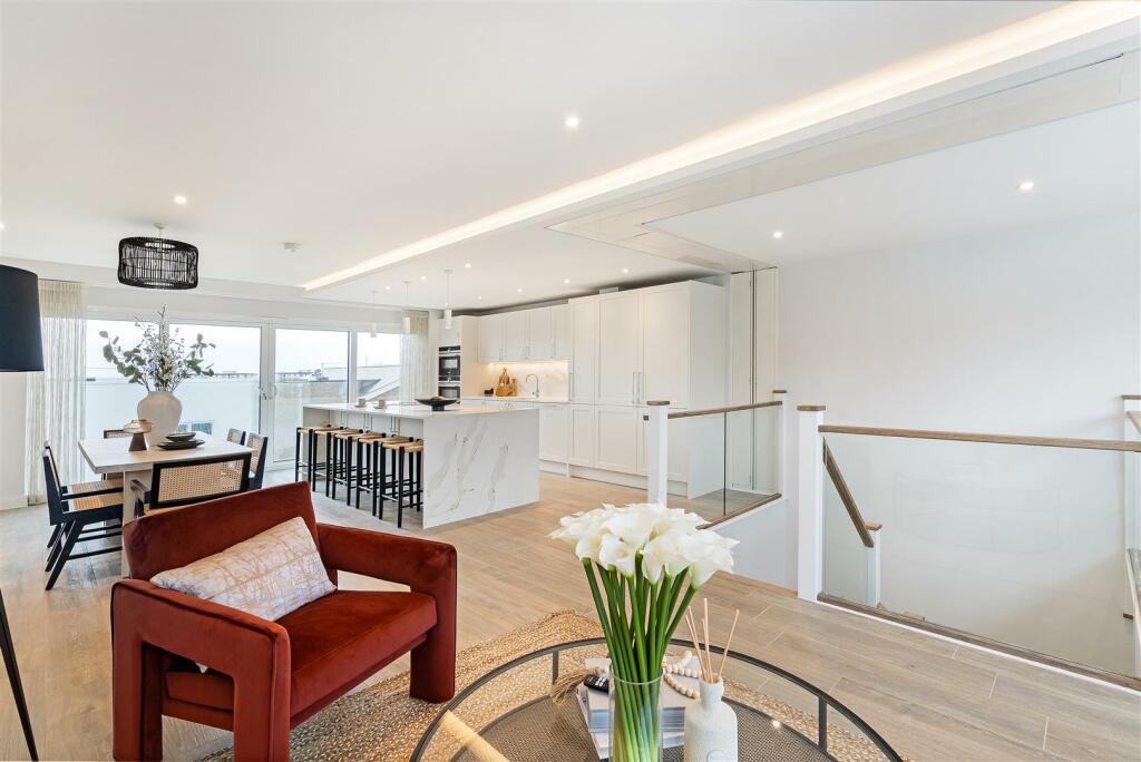 304 Sandbanks Road 327170 - (5).jpg