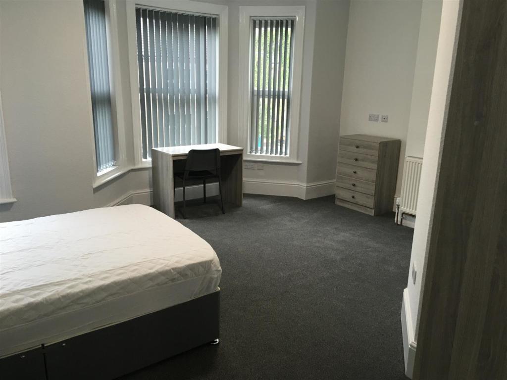Bedroom 5.4.JPG
