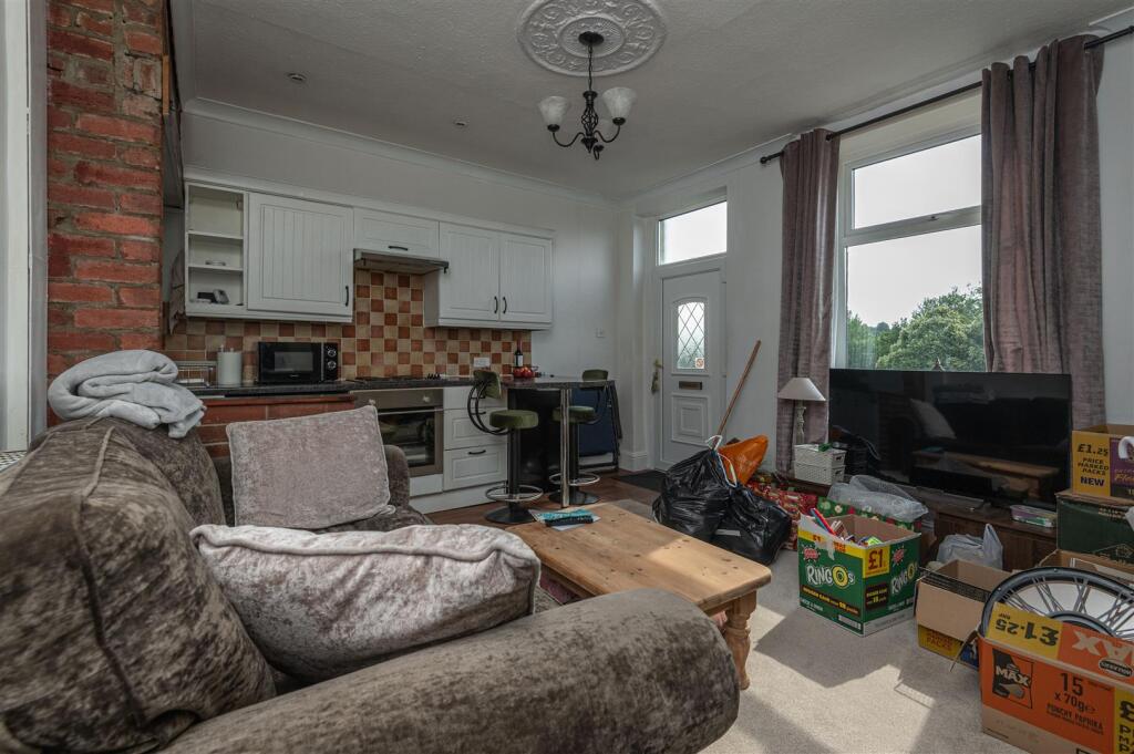 Lounge/Kitchen