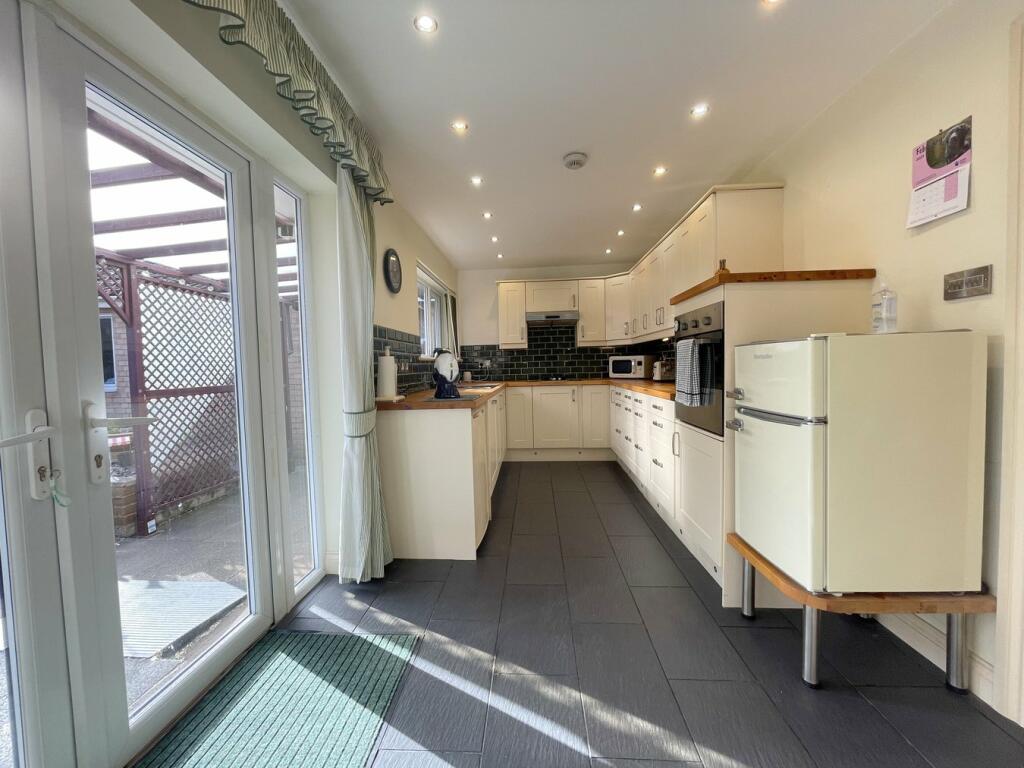 Kitchen/Breakfast Ro