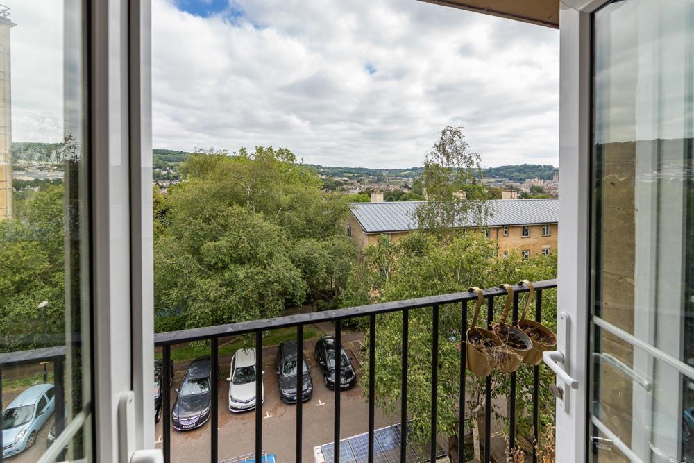 44 Saffron Court Bath BA1 6DF-4.jpg