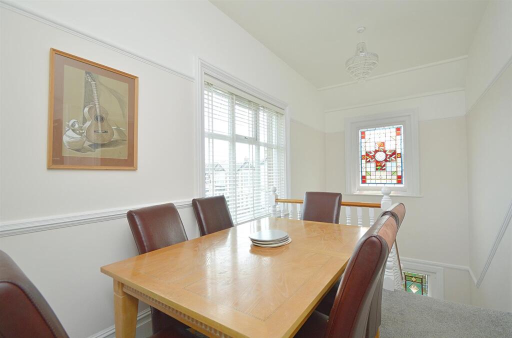 resizedDiningArea1.jpg