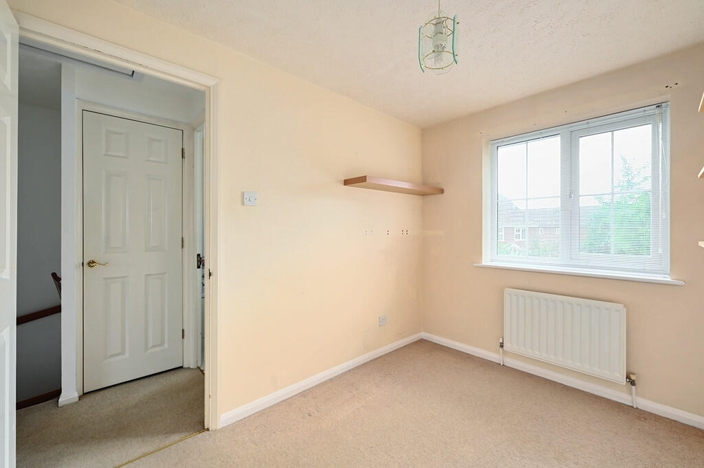 8 Farleys way tn3...