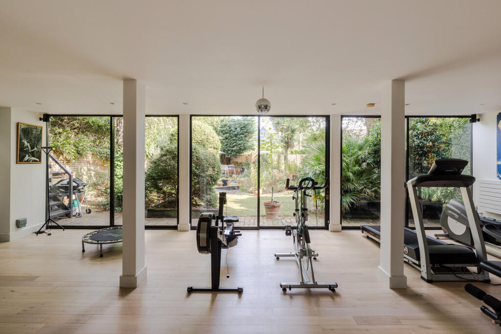 313902 - Feversham House-65.jpeg