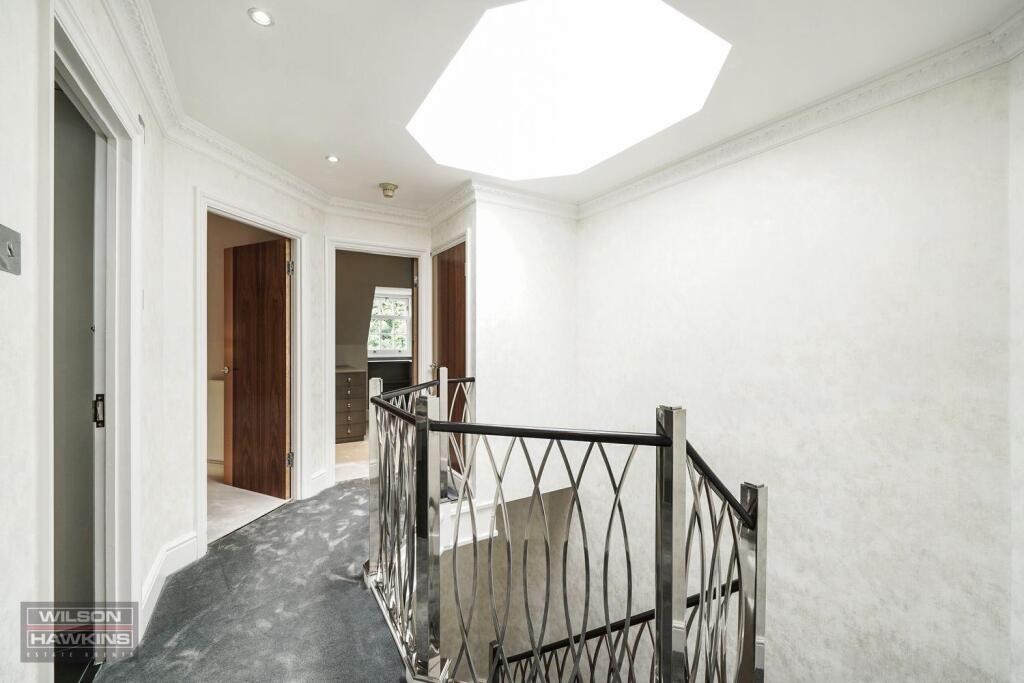 2 Oakley Grange, Mount Park Road - G7NT4D8WBW7locj