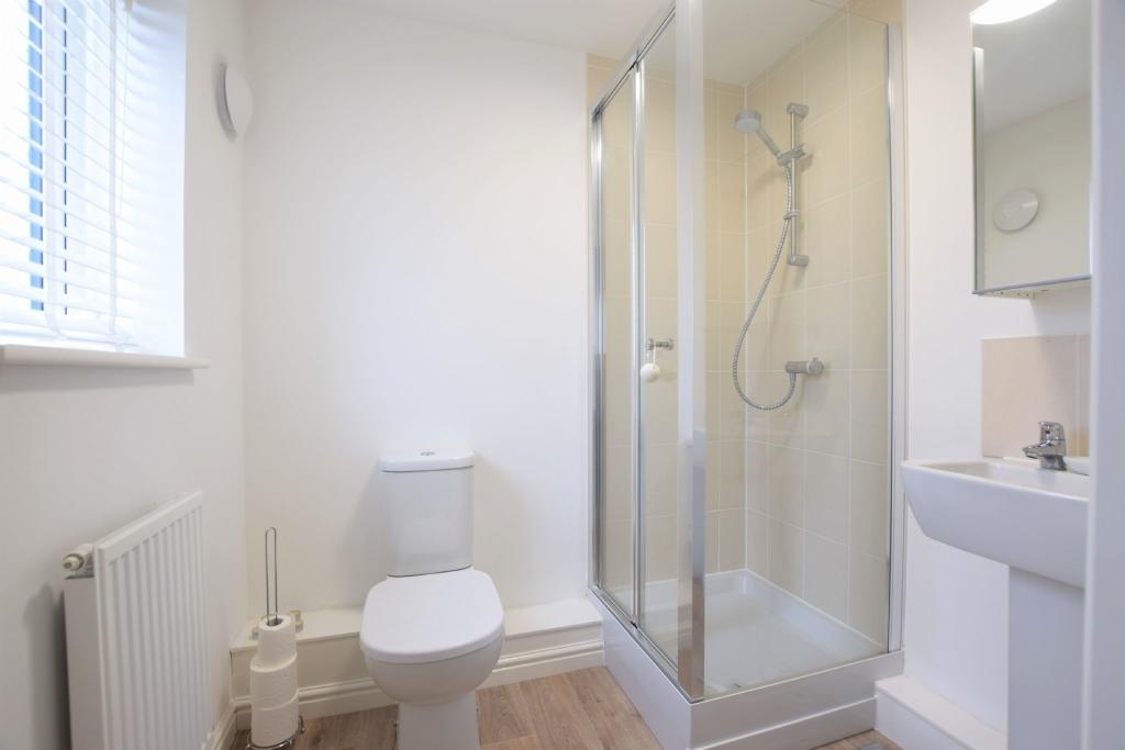 EN SUITE SHOWER ROOM