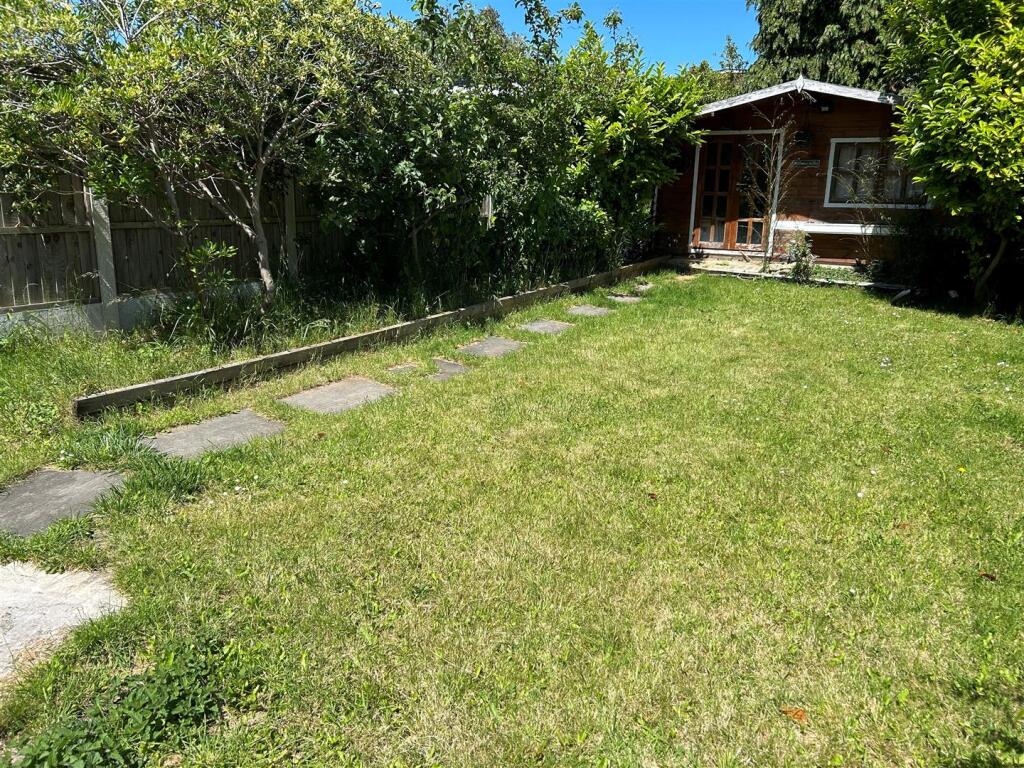 Rowan Avenue 15 Garden NEW.jpg