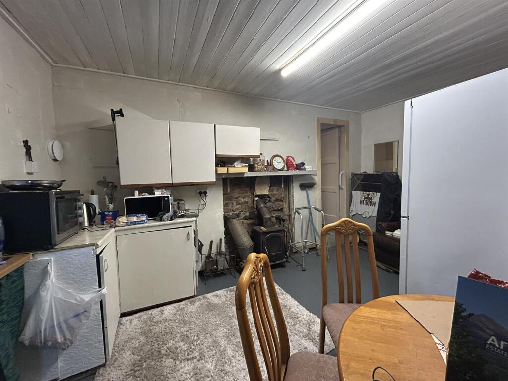 Kitchen/Dining