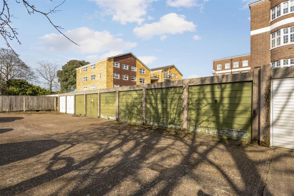Flat 3, High Range,19.jpg