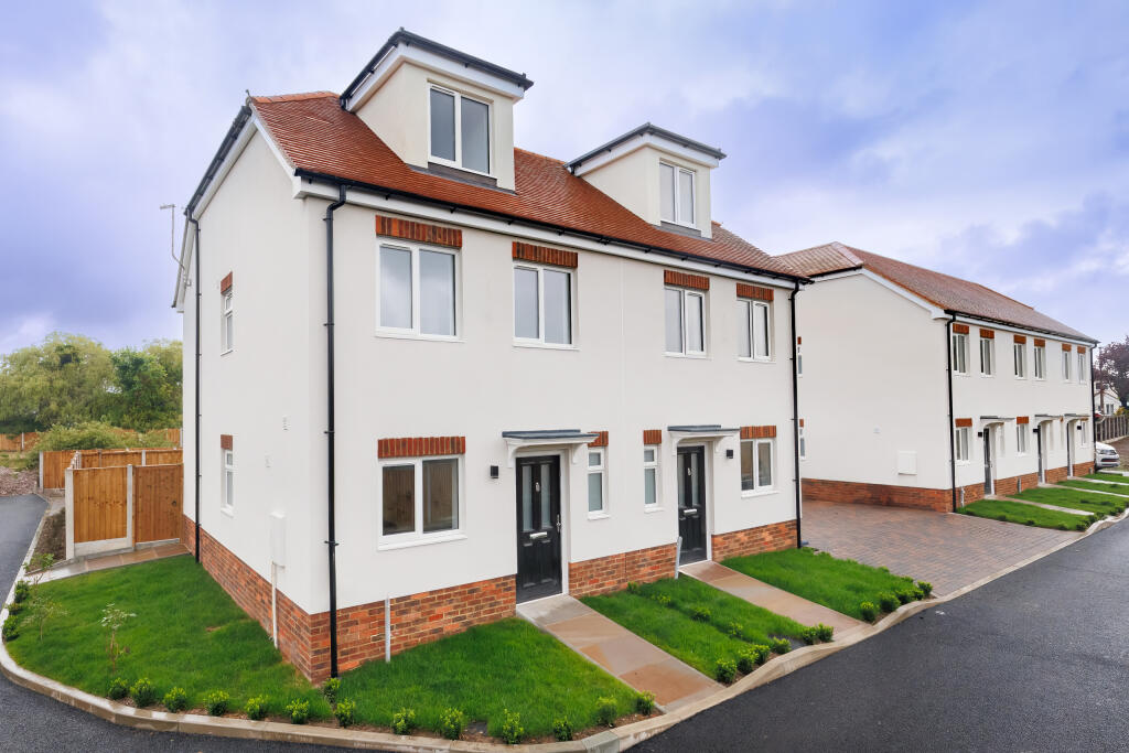 5 Eastwoodbury Lane (1)