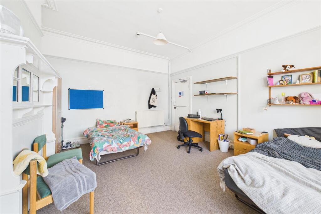 97 Woodland Road, Redland, Bristol BS8 1US | Freeh