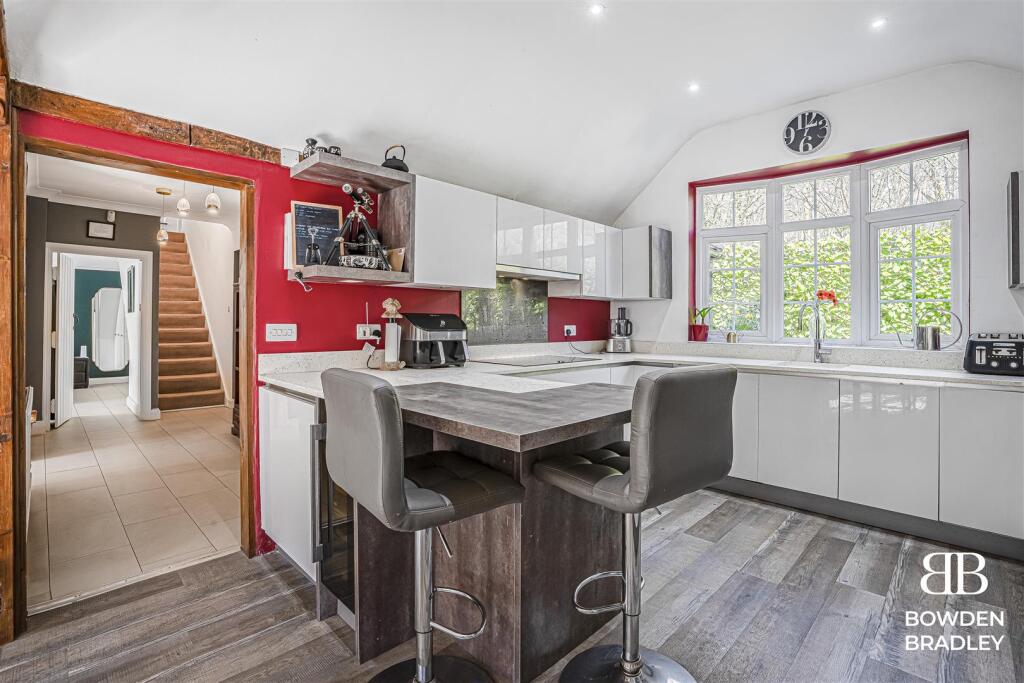 Kitchen/Dining Area