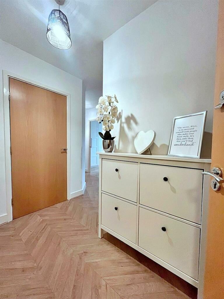 Hallway.jpg