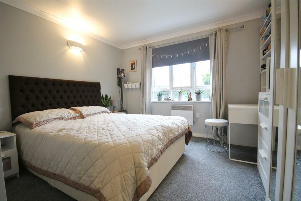 bed1 (5).jpg