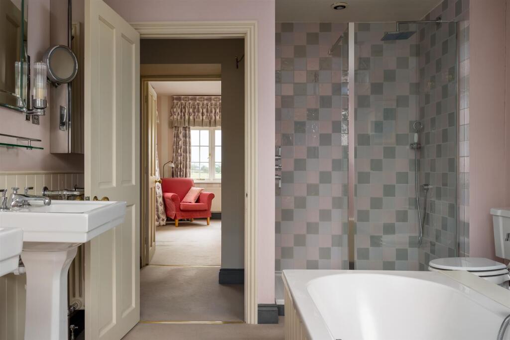 48 - Malt Cottage - GL7 5RY - Web.jpg