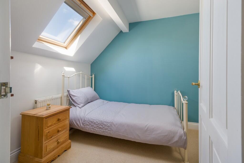 1440px-Brambles-3...