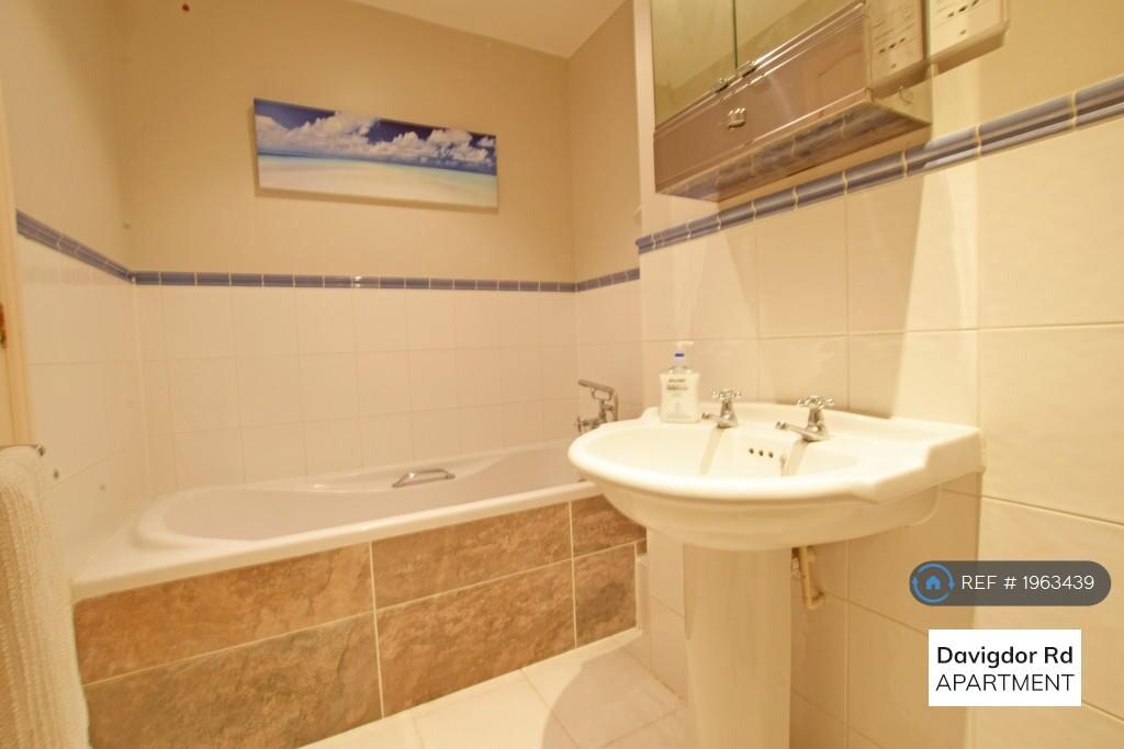 Family Bathroom With Bath And Wc