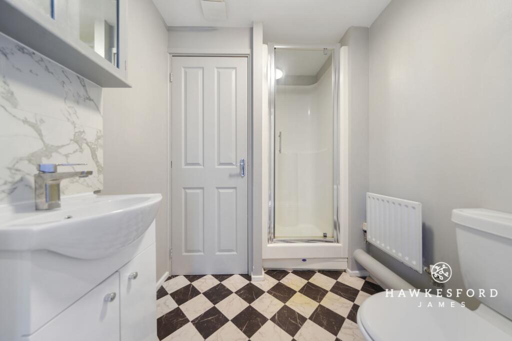 Onyx Drive, Sittingbourne - Shower room