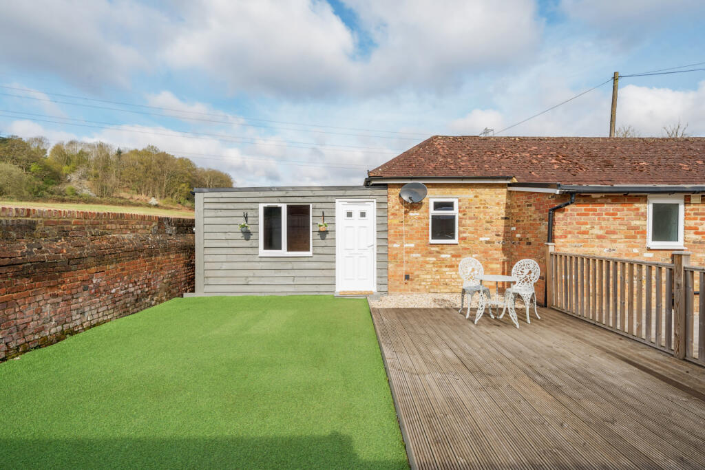 Garden / Outbuilding