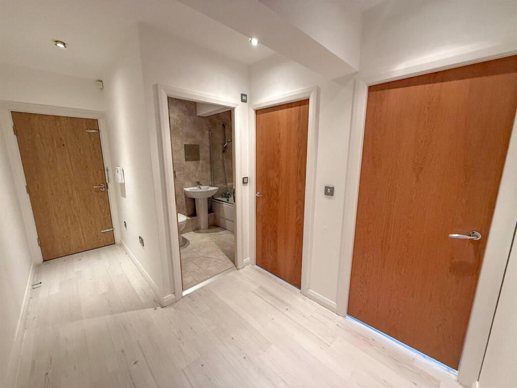 2 Bed Apartment, Riddlesden