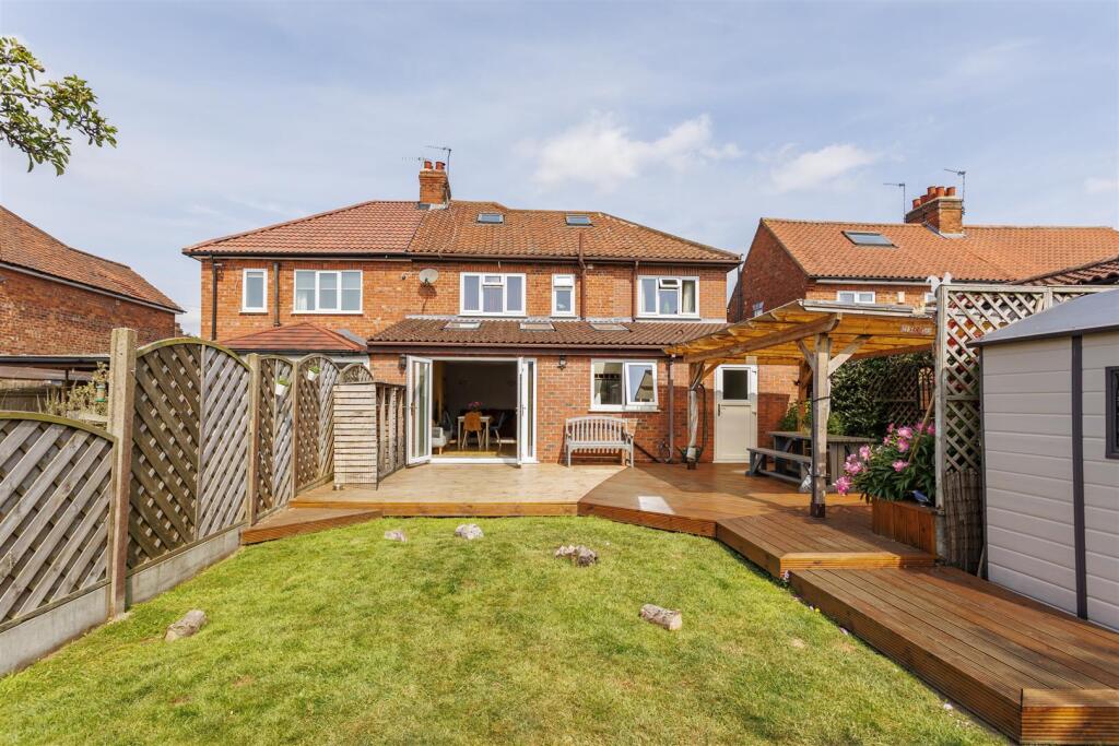 554_Huntington_Road__5.jpg