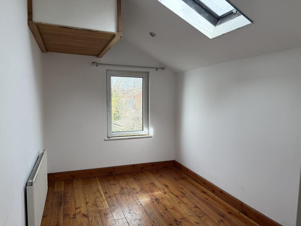 53 Greenbank bedroom