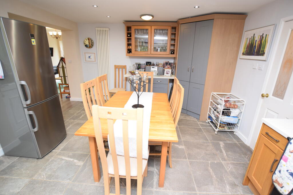 open plan kitchen/diner