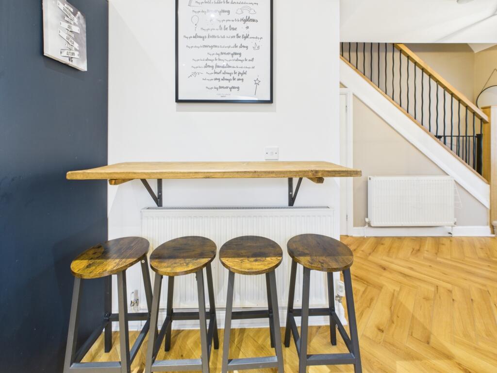 CAM02386G0-PR0149-STILL032