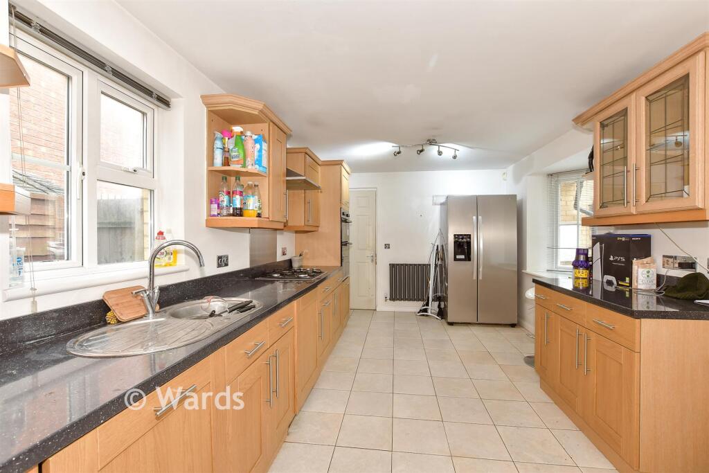 Kitchen/ Breakfast Room