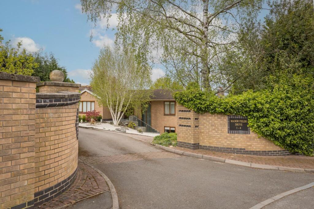 ENTRANCE TO PRIVATE DRIVE