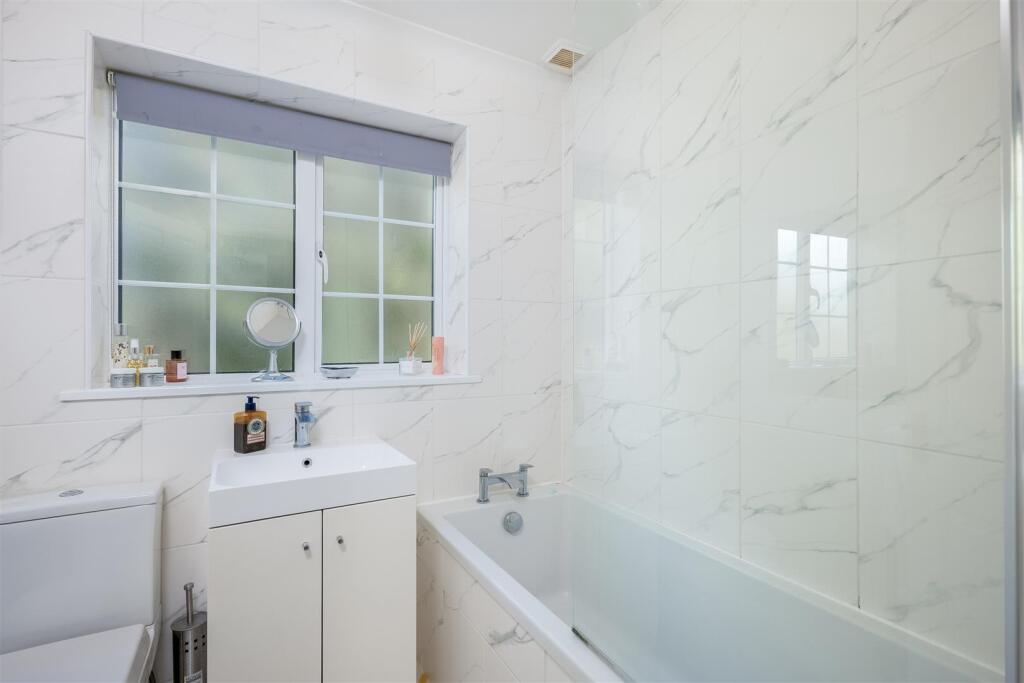 6 Church Close, Charlbury-10.jpg