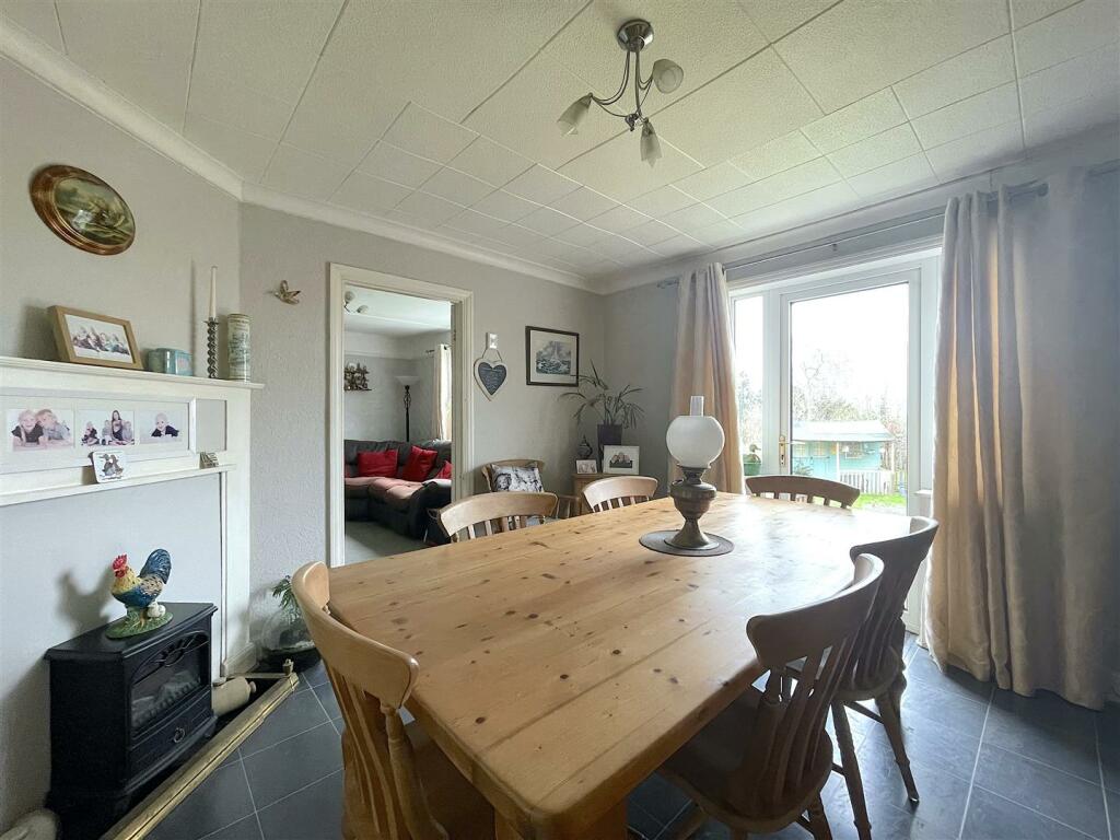 Dining Room (2).jpeg