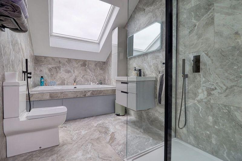 Master En-Suite