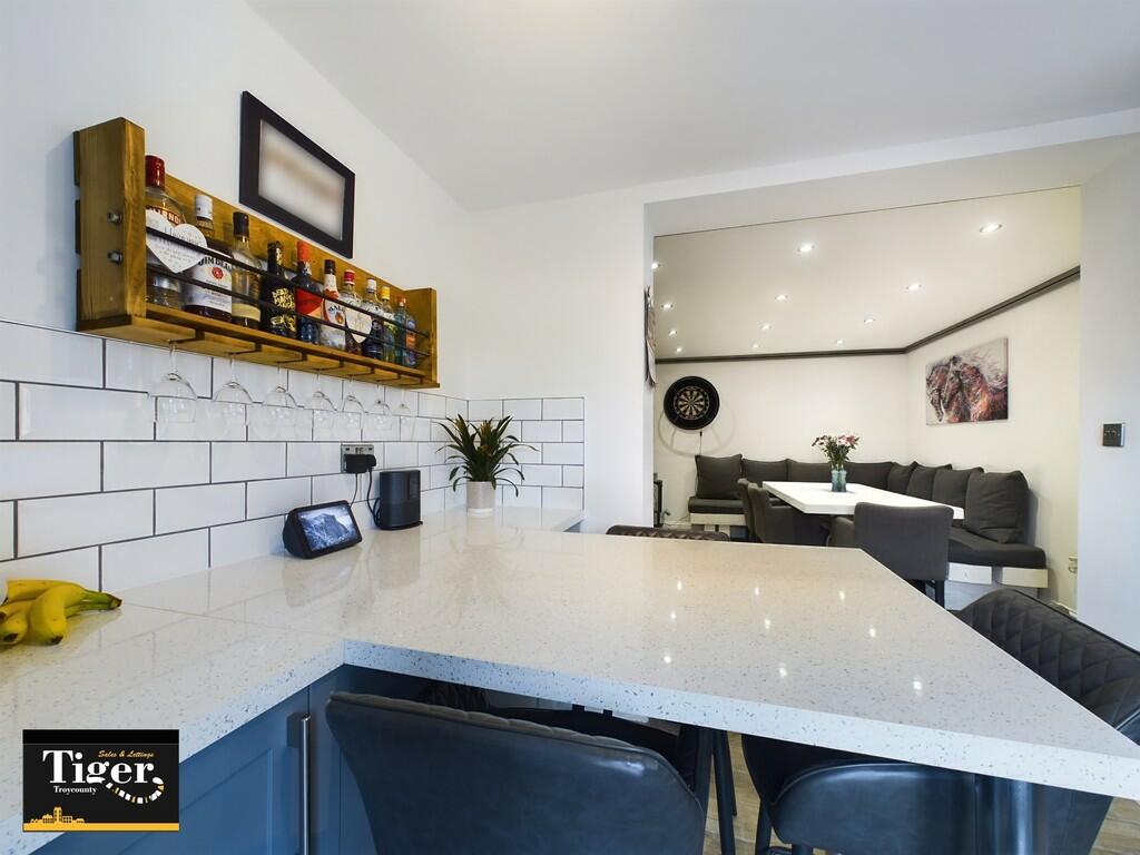 CAM02176G0-PR0346...