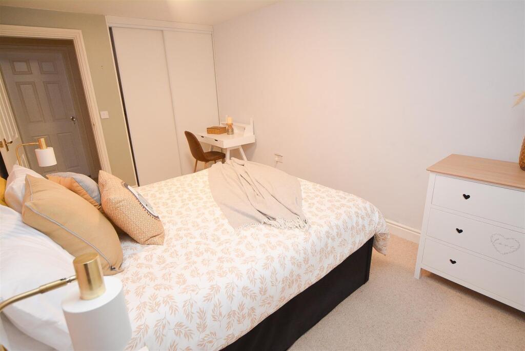 Bed 3.jpg