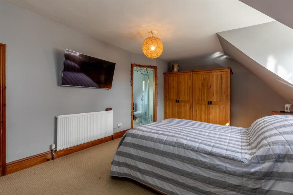 Chapel Cottage, Long Ashton Bedroom 2b.jpg
