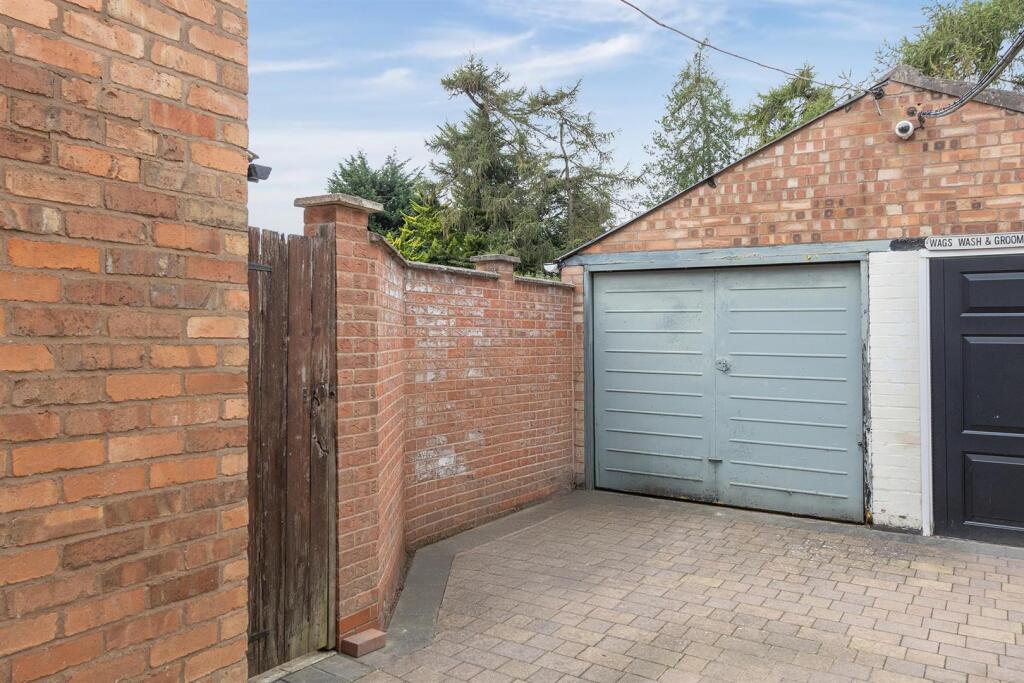 7 Shenstone Avenue, Rugby (21).jpg