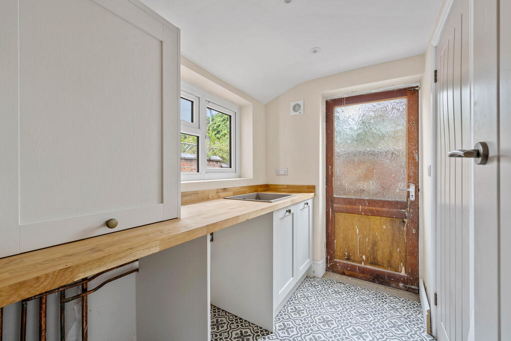 36 Hewitt street ...