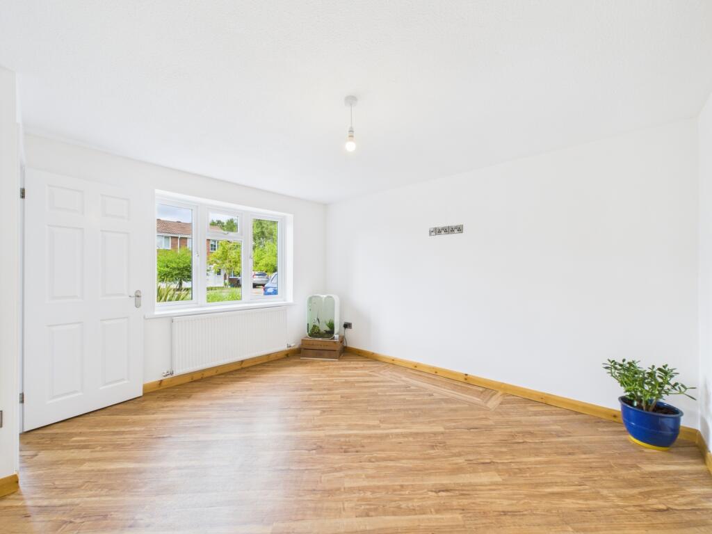 CAM02023G0-PR0155-STILL014