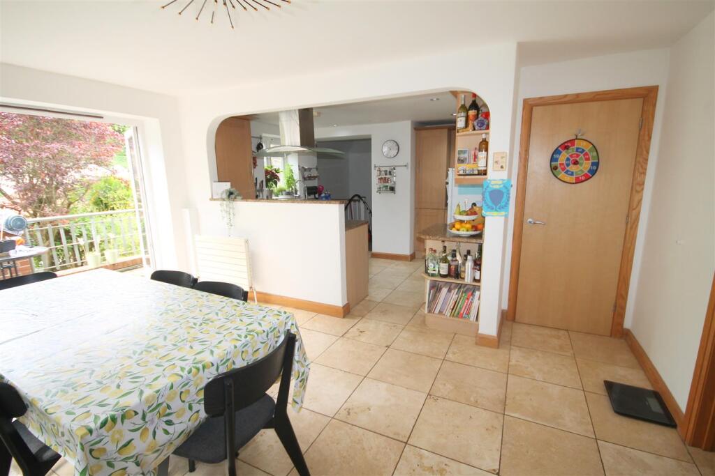 Kitchen dining room.JPG