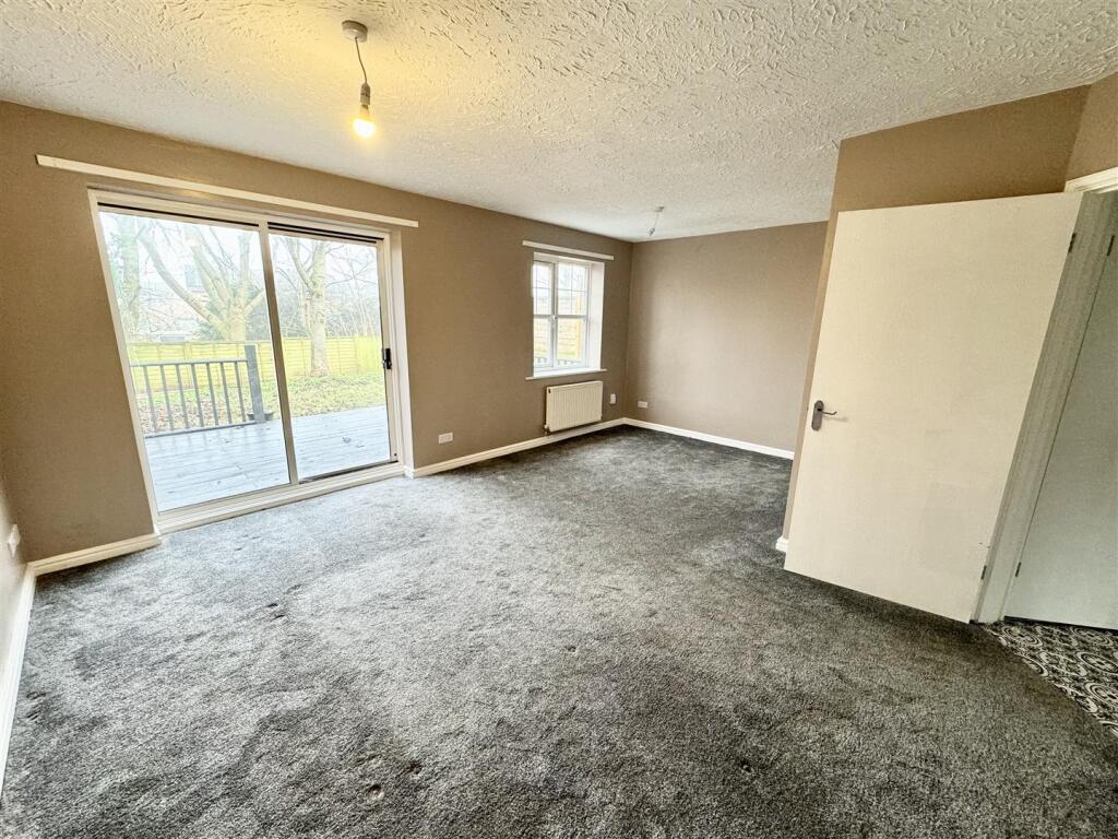 applemead living room..jpg