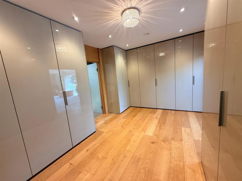 dressing room.jpg