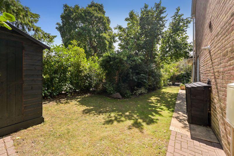 Extended Side Garden