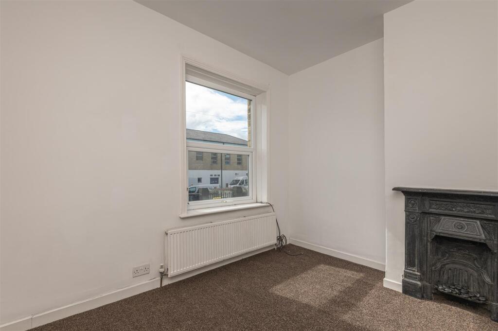 31 - 12A Eldroth Road HX1 3BA.jpg