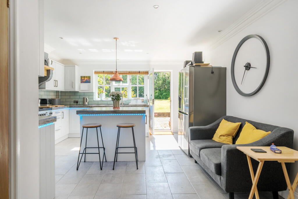 10-681a38371978f-...