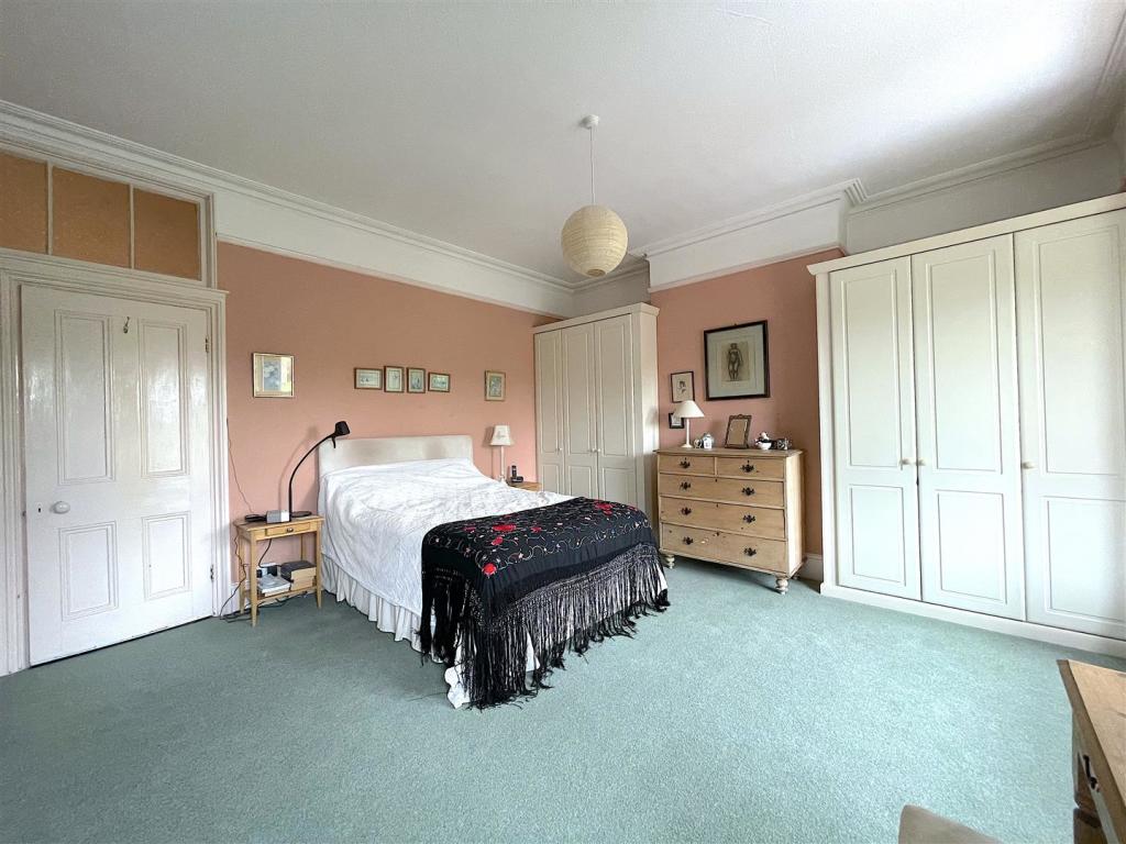 Bedroom One (3).jpeg